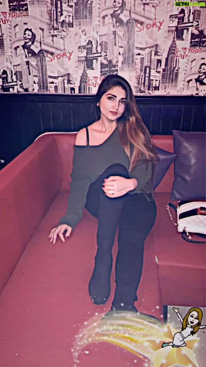 Humaira Chohan - 729 Likes - Going with the trend 💕  #reels #reelitfeelit #reelinstagram #trending #feelings #explorepage#instadaily #mood