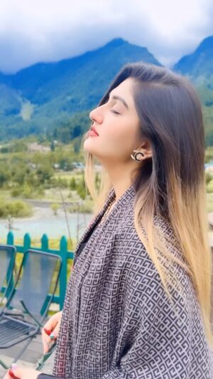 Humaira Chohan Instagram - Tab Tera Guroor Todege Hum💯🔥 #feelings #emotion #reels #reelitfeelit #viralpost #trendingnow #instagram #fyp #explorepage #exploremore #view #beautifuldestination #reelsuae #reelsindia #reelsusa#reelspakistan#popular #dubai #dubaimodels #viralreels