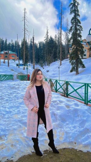 Humaira Chohan Instagram - Abhi tak q nai aaye 🥰🕝🕟🕘👀 #reels #reelinstagram #reelitfeelit #feelings #mood #instagood
