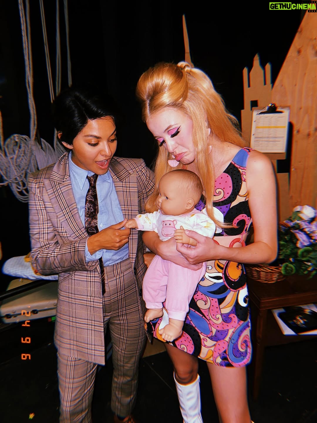 Humberly González - 210.3K Likes - This was one of the funnest weeks on set… doing a live performance of a made up (but amazing and should be real) high school musical for a fake audience for a Netflix tv show, truly living out my theatre kid dream 🤣
Hope you enjoy Victor, he ain’t perfect but he tries - MOUSSEEEEE🕺🏼🕺🏼🕺🏼
also that last video in the carousel… always emotional during a season wrap😍 love you @gngbts