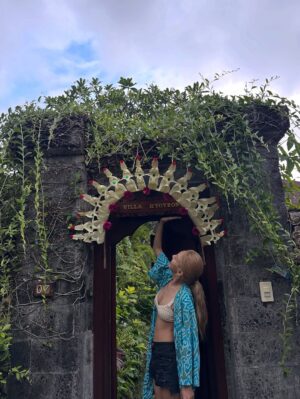Hyoyeon Instagram - 🤎🤎🤎
.
여기는 📍SANUR
.
.
#bali #sanur
#thepavilionsbali