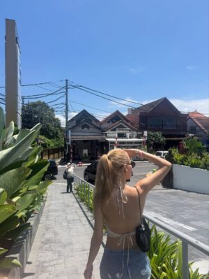 Hyoyeon Instagram - 🤎🤎🤎
.
여기는 📍SANUR
.
.
#bali #sanur
#thepavilionsbali