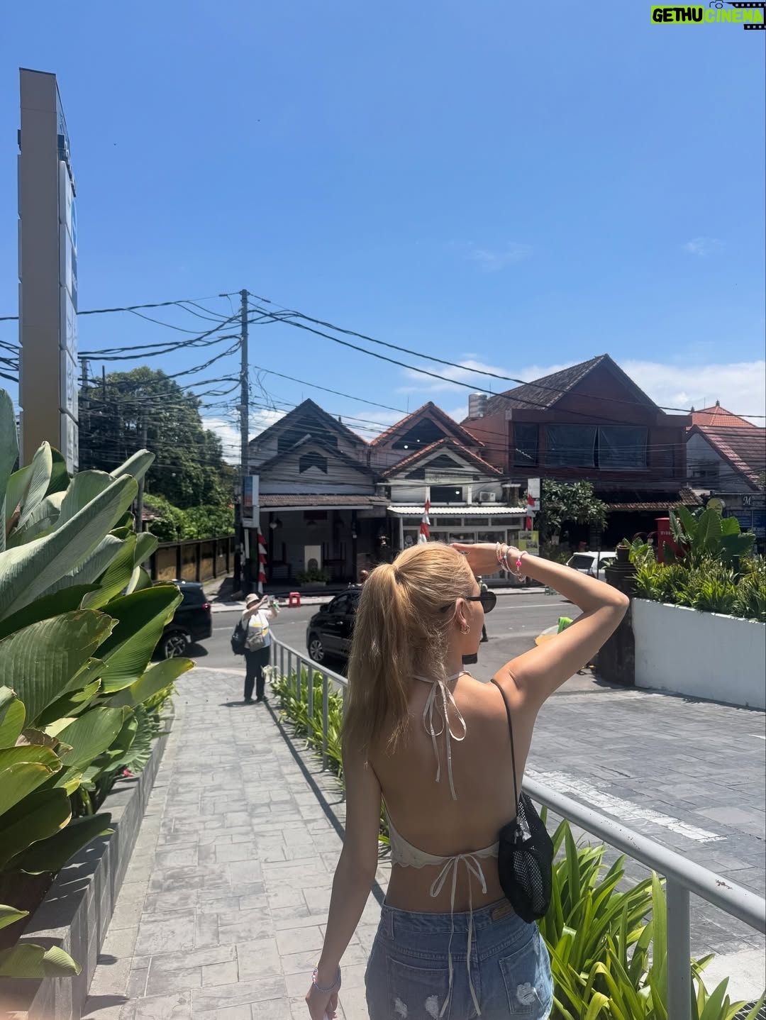 Hyoyeon - 267.5K Likes - 🤎🤎🤎
.
여기는 📍SANUR
.
.
#bali #sanur
#thepavilionsbali