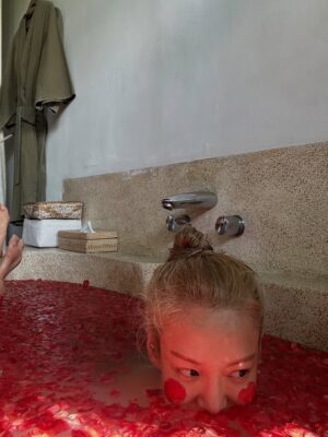 Hyoyeon Instagram - 🤎🤎🤎
.
여기는 📍SANUR
.
.
#bali #sanur
#thepavilionsbali