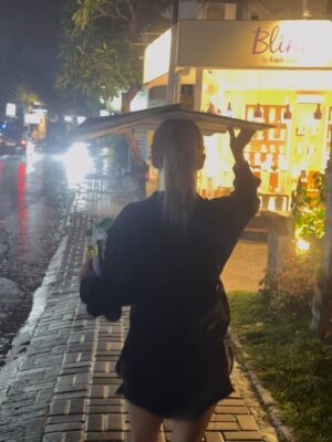 Hyoyeon Instagram - 🤎🤎🤎
.
여기는 📍SANUR
.
.
#bali #sanur
#thepavilionsbali