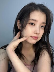 Actress IU HD Photos and Wallpapers October 2025