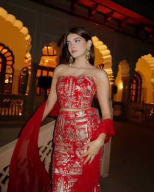 Ilisha Singh Kaurav Instagram - ready for thumkas💃🏻