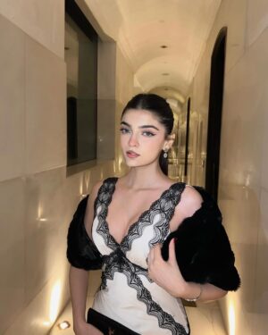 Ilisha Singh Kaurav Instagram - not everyone can be📸🥂🤍

ₓₒₓₒ