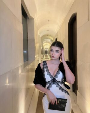Ilisha Singh Kaurav Instagram - not everyone can be📸🥂🤍

ₓₒₓₒ