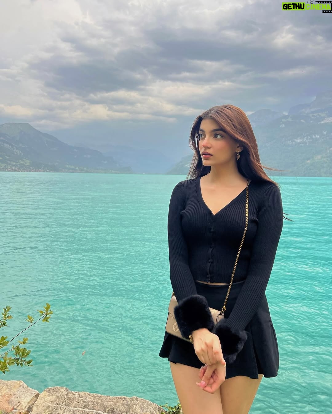 Ilisha Singh Kaurav - 102.9K Likes - in a dream 🎻🩵🦢

.

.

#explorepage✨ #switzerland #lakebrienz #interlaken #travelblogger #outfitinspo #cardigan #fauxfur #fallfashion #winteroutfit #virtualstylist #bhfyp #miniskirt #black #ootd #wintervibes #gloomy #sky #outdoors #poses #luxury #europe #fypシ