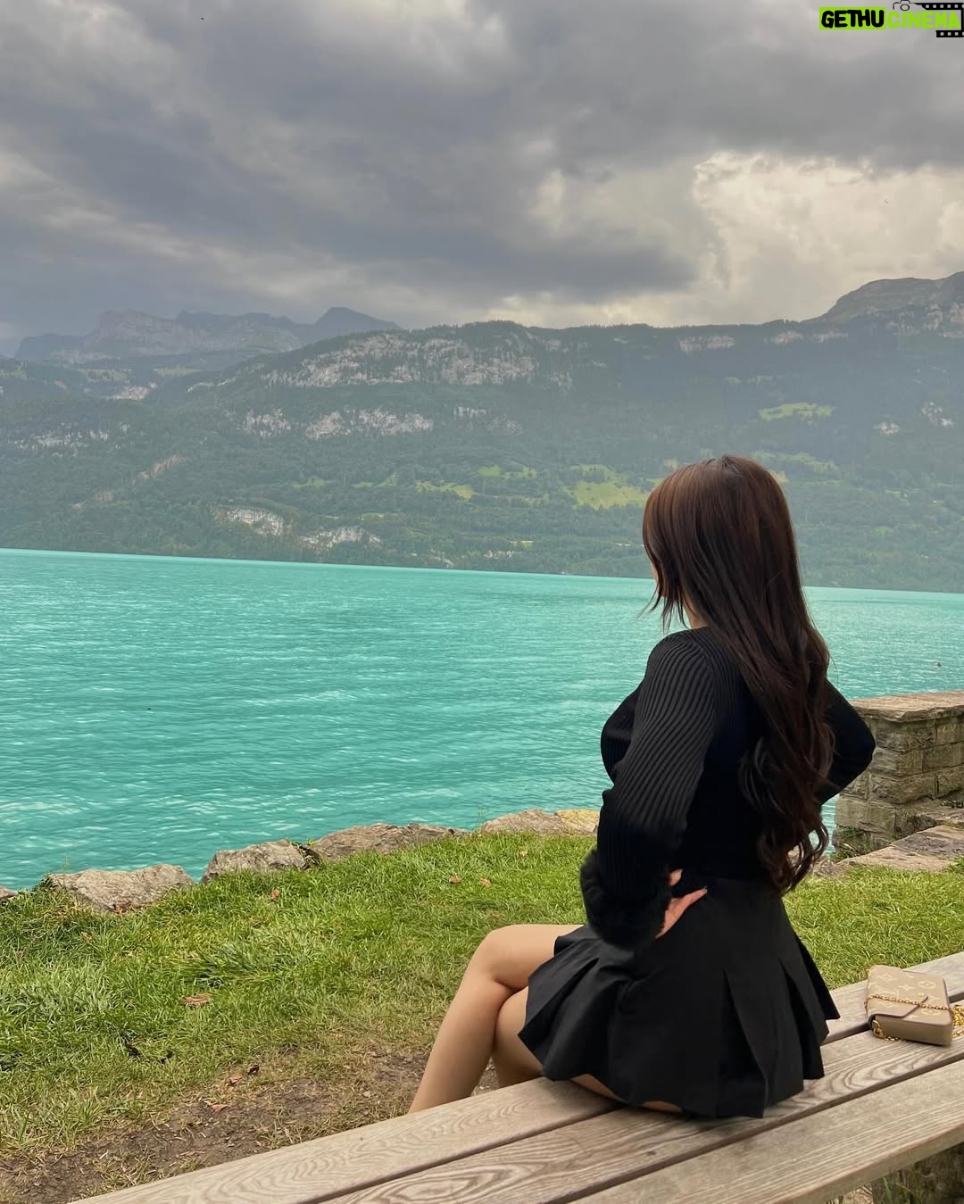Ilisha Singh Kaurav - 102.9K Likes - in a dream 🎻🩵🦢

.

.

#explorepage✨ #switzerland #lakebrienz #interlaken #travelblogger #outfitinspo #cardigan #fauxfur #fallfashion #winteroutfit #virtualstylist #bhfyp #miniskirt #black #ootd #wintervibes #gloomy #sky #outdoors #poses #luxury #europe #fypシ