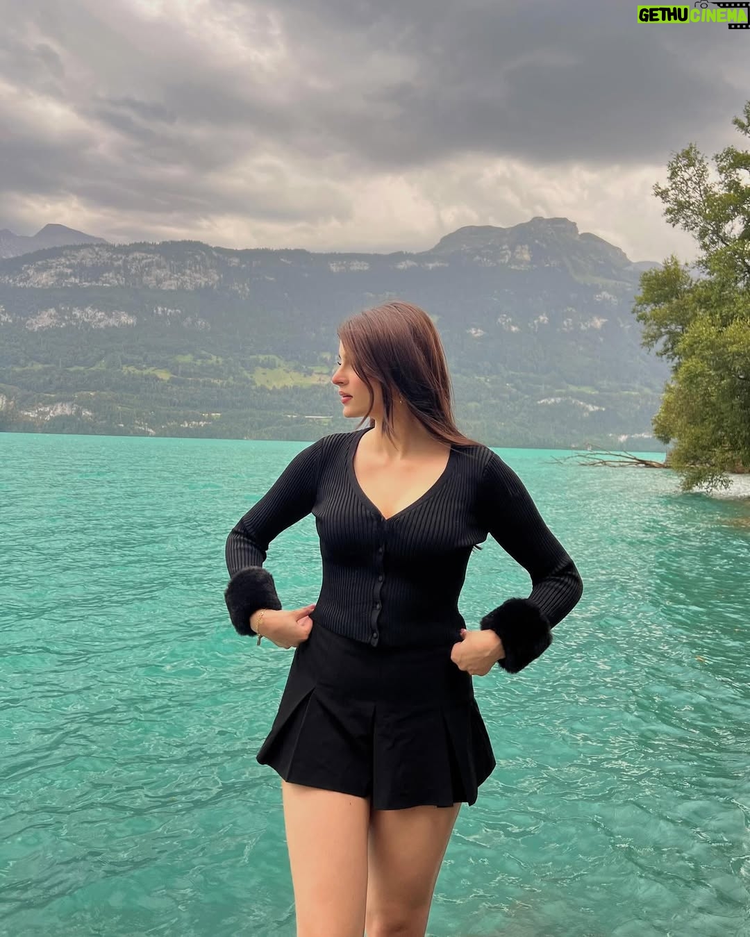 Ilisha Singh Kaurav - 102.9K Likes - in a dream 🎻🩵🦢

.

.

#explorepage✨ #switzerland #lakebrienz #interlaken #travelblogger #outfitinspo #cardigan #fauxfur #fallfashion #winteroutfit #virtualstylist #bhfyp #miniskirt #black #ootd #wintervibes #gloomy #sky #outdoors #poses #luxury #europe #fypシ