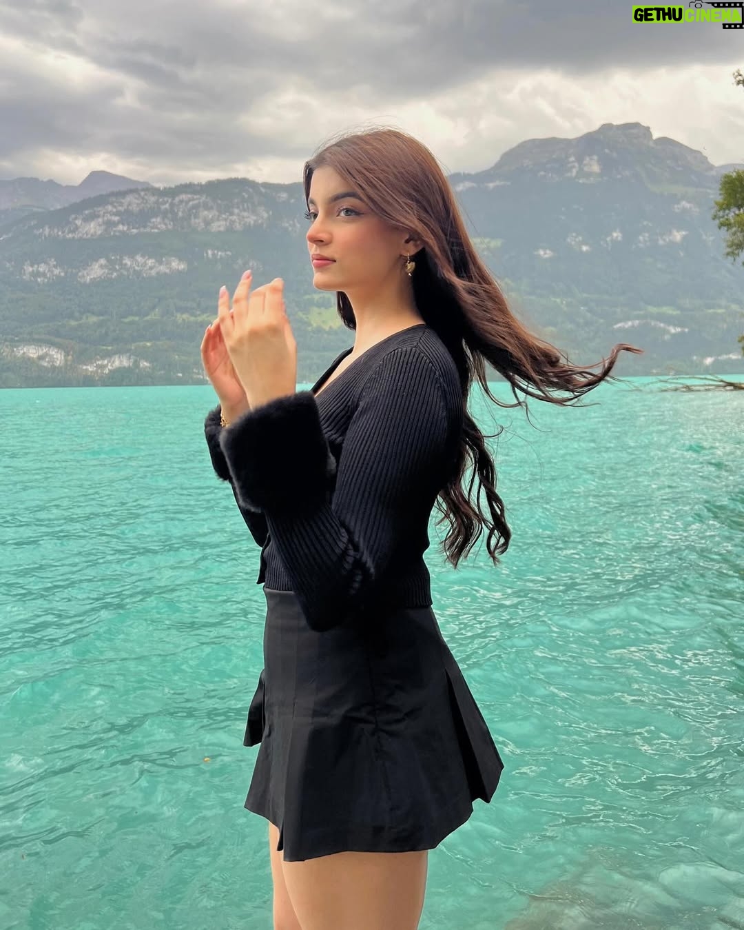 Ilisha Singh Kaurav - 102.9K Likes - in a dream 🎻🩵🦢

.

.

#explorepage✨ #switzerland #lakebrienz #interlaken #travelblogger #outfitinspo #cardigan #fauxfur #fallfashion #winteroutfit #virtualstylist #bhfyp #miniskirt #black #ootd #wintervibes #gloomy #sky #outdoors #poses #luxury #europe #fypシ