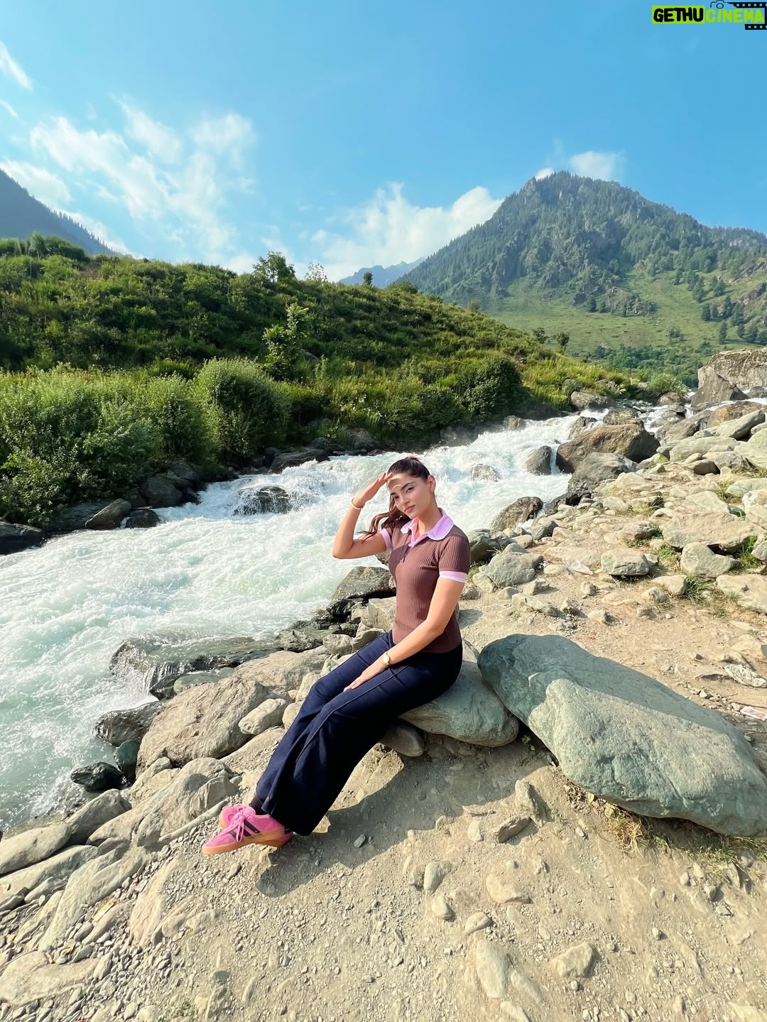 Ilisha Singh Kaurav - 49.7K Likes - I know a spot 🏞️