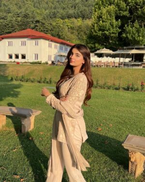 Ilisha Singh Kaurav Instagram - dilshad 🌳☁️🌼
