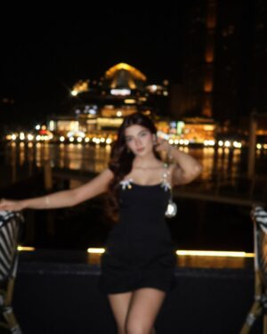 Ilisha Singh Kaurav Instagram - a little black dress never fails
