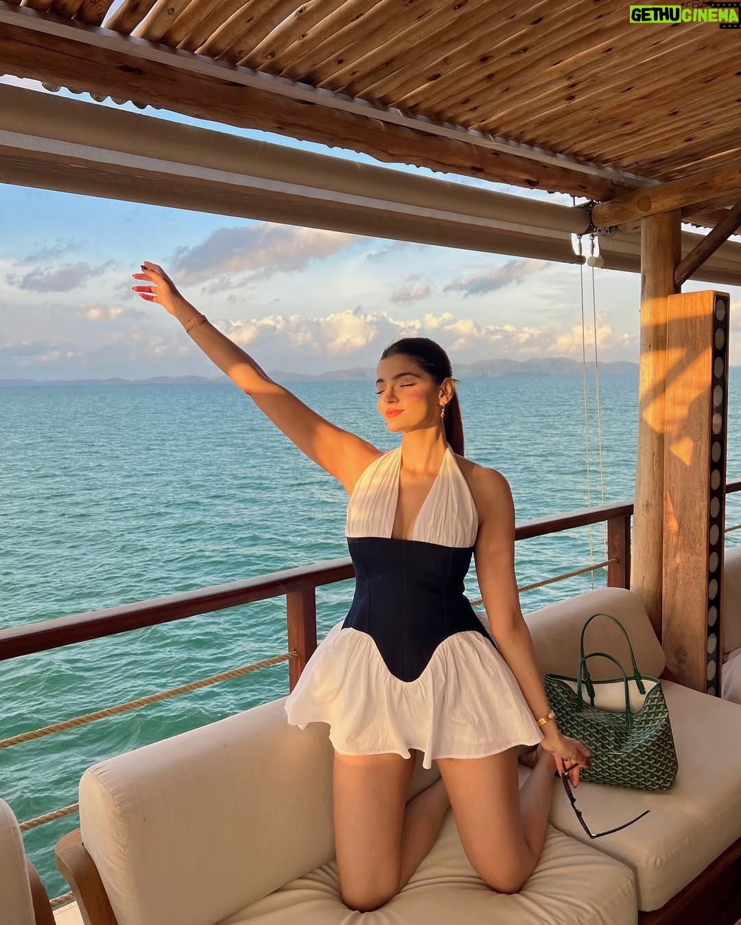 Ilisha Singh Kaurav - 12.3K Likes - holding on to summer🪼🥥