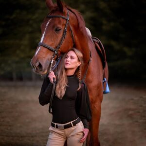 Ilithya Manzanilla Instagram - MY HORSE… #BebéManzanilla. I love you💙so much! 
Photo: @alejandrogarciaactor 
Make up: @yunietjaime