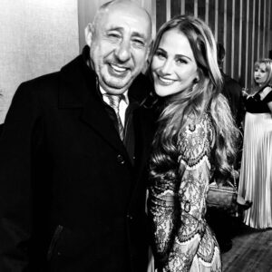 Ilithya Manzanilla Instagram - Con nuestro querido maestro Salvador Garcini #poramarsinley #gracias
