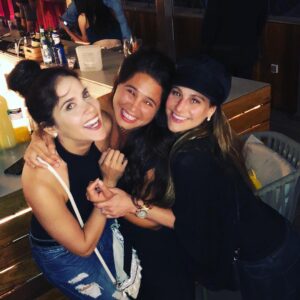 Ilithya Manzanilla Instagram - Madrid !!💜 @evacedenor @paolarugerio love love love #family #Friends