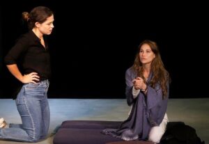 Ilithya Manzanilla Instagram - Gracias @paulinada_ 💜  Gracias a mi querido maestro Juan Carlos Corazza #Escenas @estudiocorazza #disfrute #viva elteatro