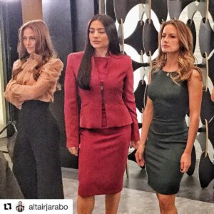 Ilithya Manzanilla Instagram - Licenciadas... 💜💙💚 @anabreco @altairjarabo