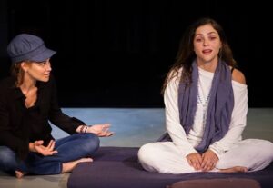 Ilithya Manzanilla Instagram - Gracias @paulinada_ 💜  Gracias a mi querido maestro Juan Carlos Corazza #Escenas @estudiocorazza #disfrute #viva elteatro