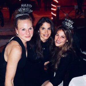 Ilithya Manzanilla Instagram - My beautiful mother and sister! #amoaestepar❤️💜 Feliz inicio de año para todos👻