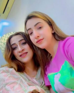 Inaaya Khan Instagram - Happiest birthday ABBA 🎂👨‍👩‍👧‍👧 
We love you very much ...specially @inaaya.khan17 for her u r the father figure for her since birth ... ALLAH har khushiyan aur lambi hayaati de tumko .... AMEEN 🤲♥️ SUMMA AMEEN 😘🤗

:

#happybirthday #love #abba #family #lifelines #inaayakhan #ajazkhan #tabassumkhan #afshakhan