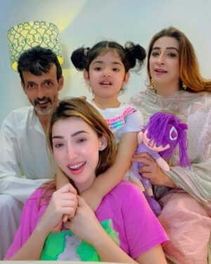 Inaaya Khan Instagram - Happiest birthday ABBA 🎂👨‍👩‍👧‍👧 
We love you very much ...specially @inaaya.khan17 for her u r the father figure for her since birth ... ALLAH har khushiyan aur lambi hayaati de tumko .... AMEEN 🤲♥️ SUMMA AMEEN 😘🤗

:

#happybirthday #love #abba #family #lifelines #inaayakhan #ajazkhan #tabassumkhan #afshakhan