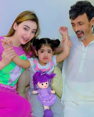 Inaaya Khan Instagram - Happiest birthday ABBA 🎂👨‍👩‍👧‍👧 
We love you very much ...specially @inaaya.khan17 for her u r the father figure for her since birth ... ALLAH har khushiyan aur lambi hayaati de tumko .... AMEEN 🤲♥️ SUMMA AMEEN 😘🤗

:

#happybirthday #love #abba #family #lifelines #inaayakhan #ajazkhan #tabassumkhan #afshakhan