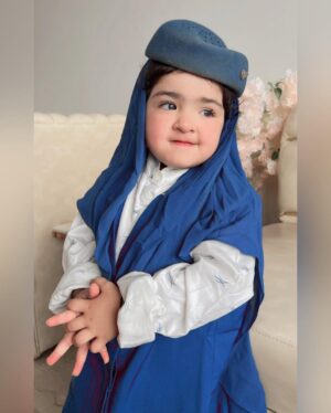 Inaaya Khan Instagram - Welcome onboard ... ✈️ No You Were Not Ready For This ....Wearing My Mumma's Uniform 🫶 
PLZ SAY MASHALLAH ♥️😘
:

#saudiairlines #inaayakhan #afshakhan