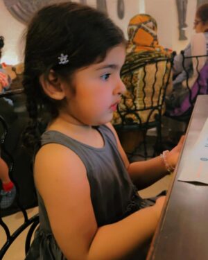 Inaaya Khan Instagram - Happy mothers day ♥️
I am very small to write anything 🥰 plz see the pictures and feel the moments 🥰
@afshaa_khan_ @tabassum198 
:

#inaayakhan #afshakhan