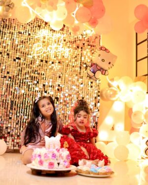 Inaaya Khan Instagram - You were really cute when you were age one ,now you are 4 times cuter than then .. HAPPY BIRTHDAY MY HEART @inaaya.khan17 ♥️
Mumma Love's You The Most 😘🌍👑

:

Plz say MashAllah 😇 

:

#4yearsold #birthday #love #motheranddaughter #happiness #mashallah #inaayakhan #afshakhan