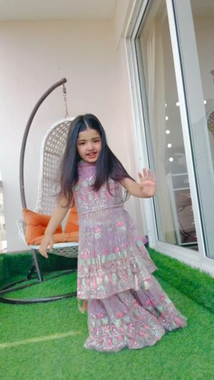 Inaaya Khan Instagram - Eid Mubarak 🥰 ♥️🌙 
SAY MASHALLAH 😇
:

#eidmubarak #eidalfitr #2024 #inaayakhan