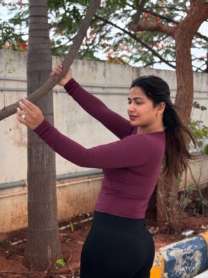 Inaya Sultana Instagram - 🤷‍♀️