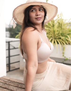 Inaya Sultana Instagram - 🦢 🤍