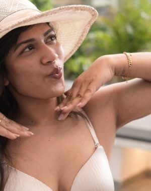 Inaya Sultana Instagram - 🦢 🤍
