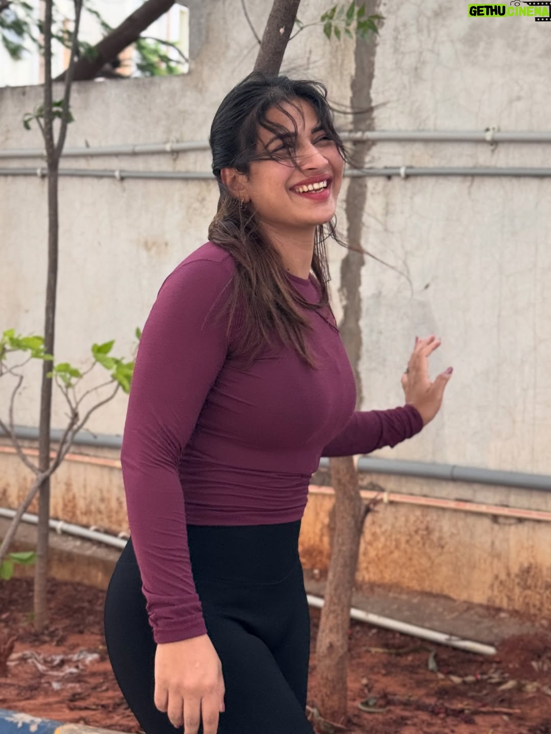 Inaya Sultana - 549.5K Likes - 🤷‍♀️