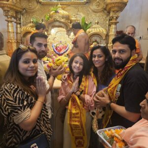 Inayat verma Instagram - Before Premier of #behappy
Seeking blessings from THE ONE who makes everyone HAPPY...
#behappy