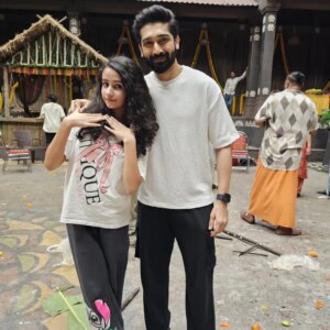 Inayat verma Instagram - Not just co-actors but a family i made on sets of #paramsundari
Between action and cut, we built friendships that will stay foreveršš
Book your tickets now šš