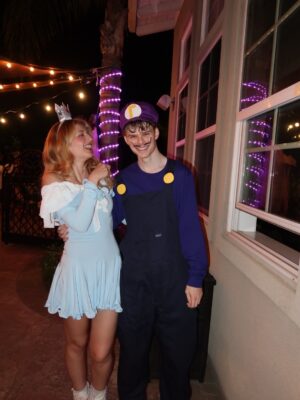 Indi Star Instagram - Last photo is literally so us #rosalina #waluigi