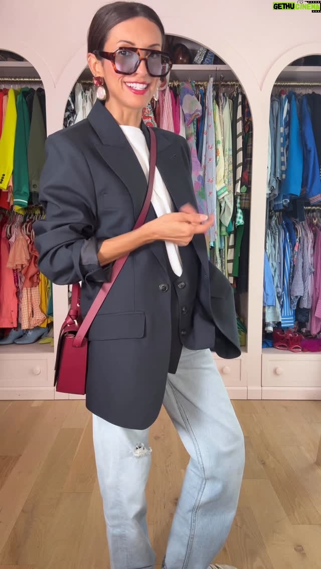 India de Beaufort - 12.3K Likes - Building off a base. Versatility, #fall edition. Hi everyone!!!! Much love, IdB ❤️ #grwm #style #fashion #closetinspo