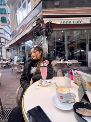 Indrani Das Instagram - 🧿❤️🧿 #budapest #couplegoals❤️ #europe