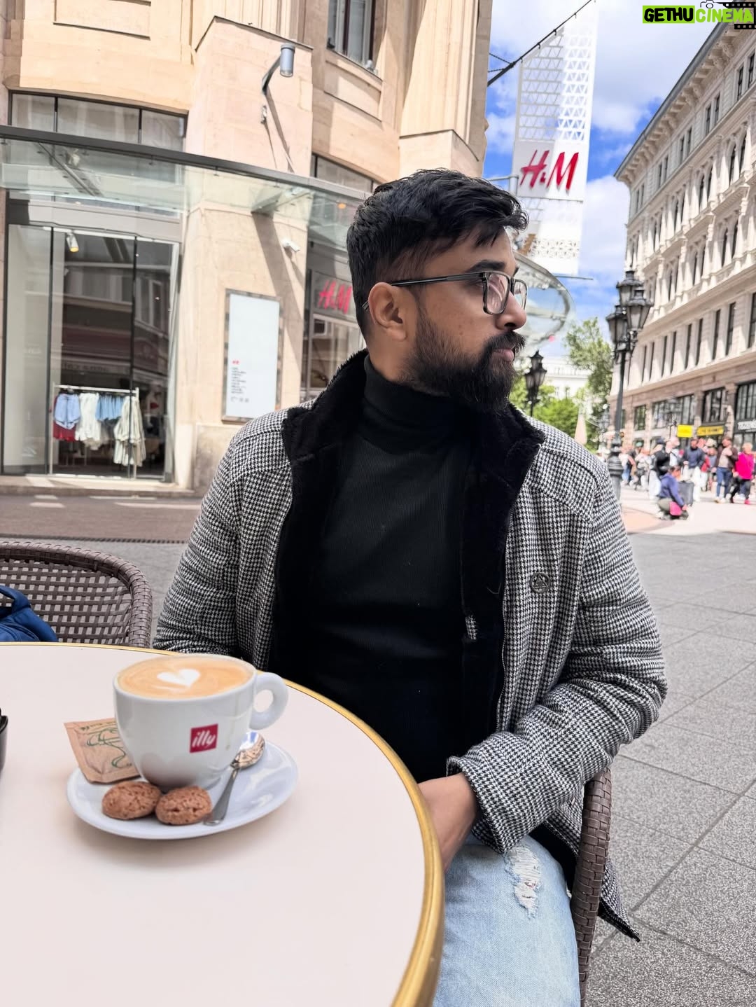Indrani Das - 483 Likes - 🧿❤️🧿 #budapest #couplegoals❤️ #europe