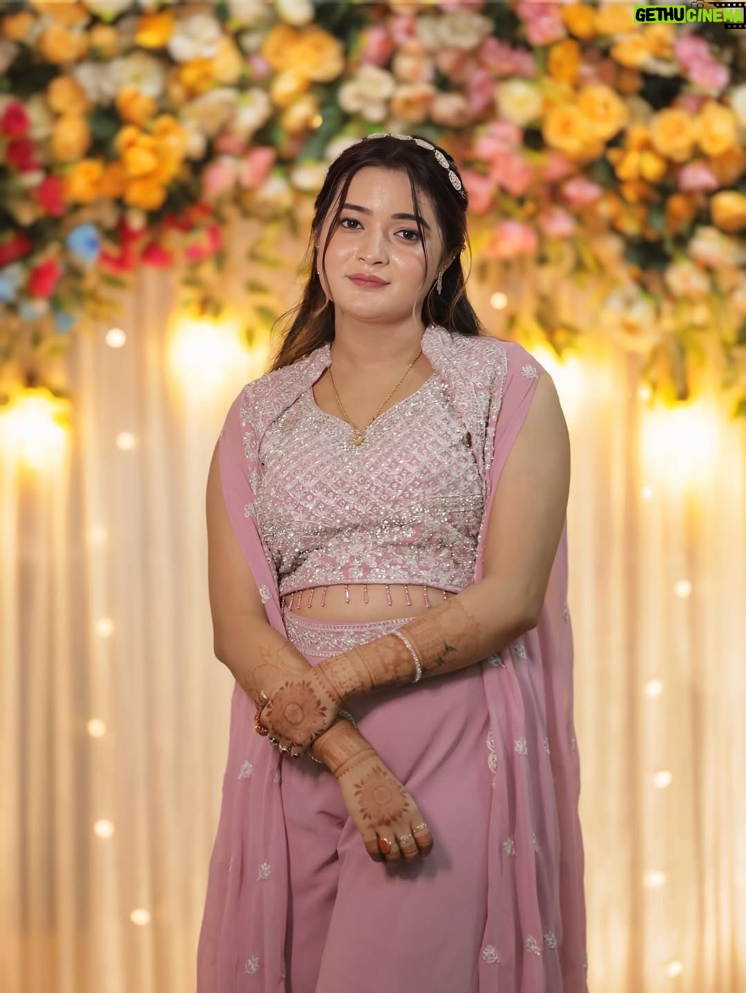 Indrani Das - 123.1K Likes - Mehendi Night ❤️💕 #wedding #mehendi #mehendiceremony✨💚