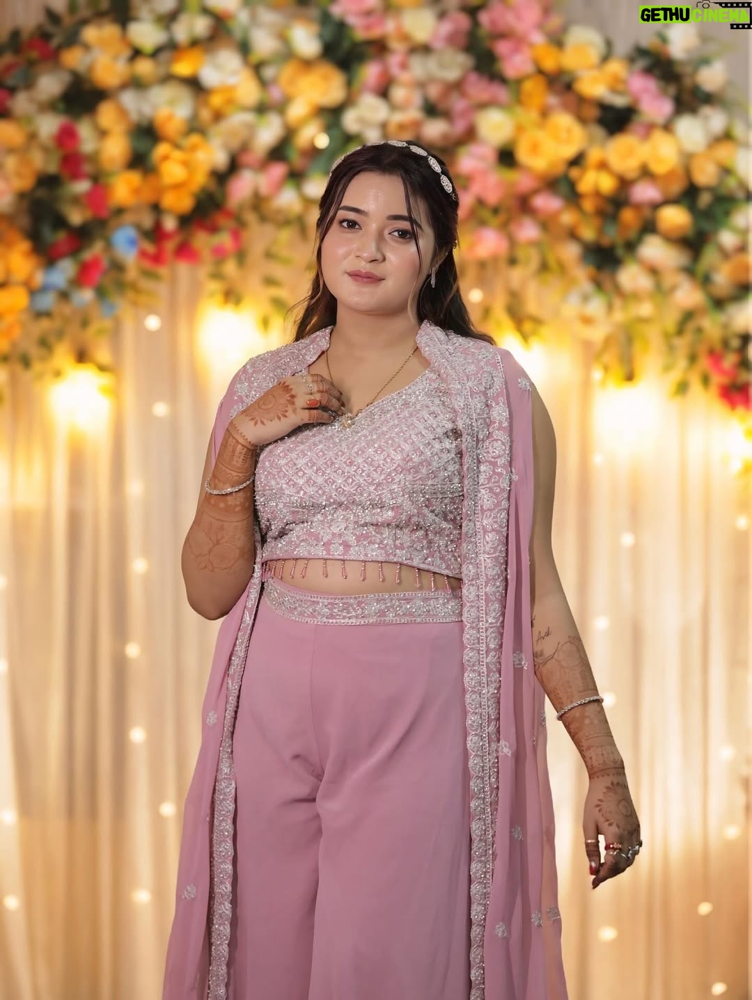Indrani Das - 123.1K Likes - Mehendi Night ❤️💕 #wedding #mehendi #mehendiceremony✨💚