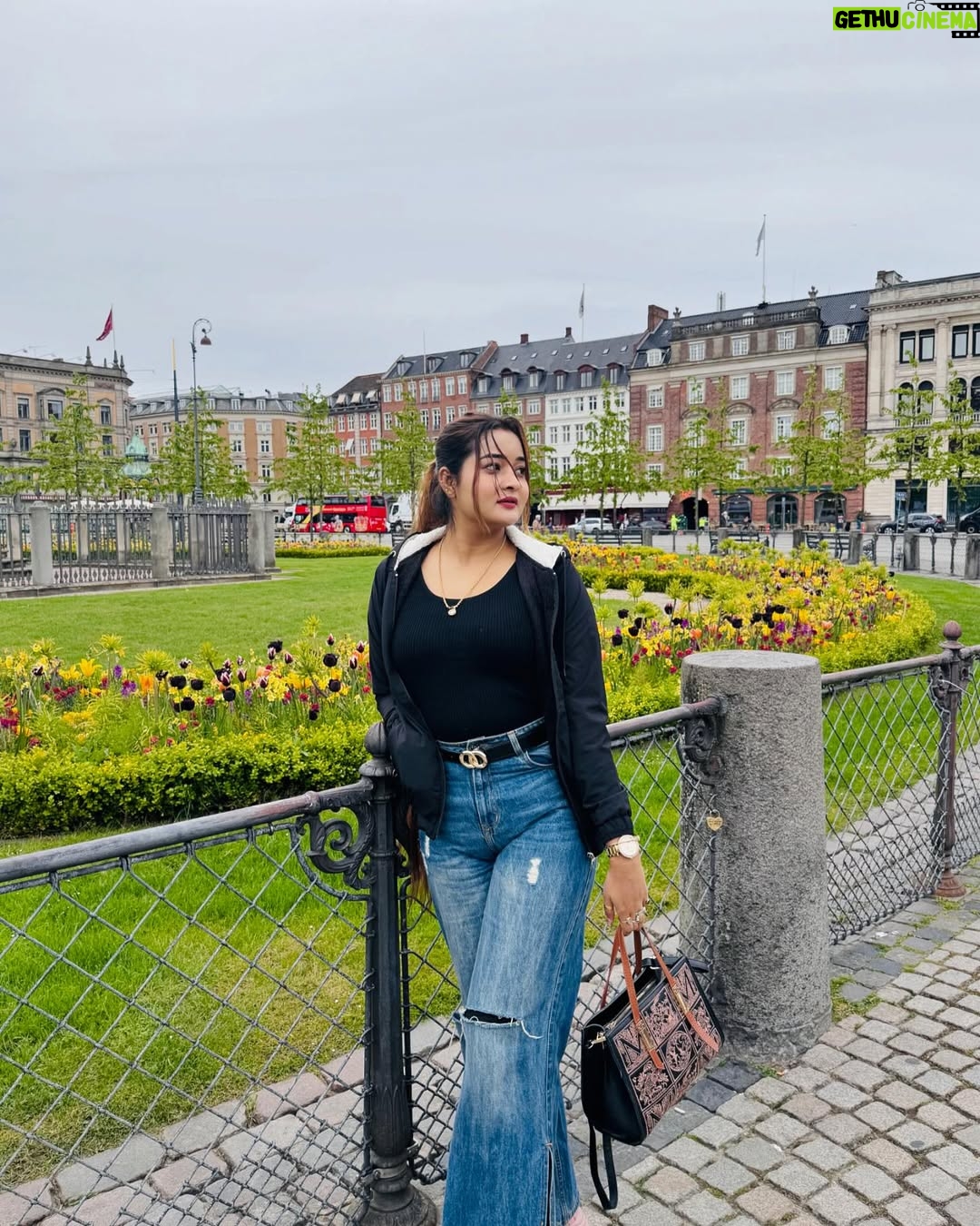 Indrani Das - 779 Likes - Copenhagen, Denmark 🇩🇰🇩🇰
#copenhagen🇩🇰 #denmark #travel #europe #european