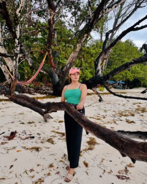 Indrani Das Instagram - 🇸🇨
#seychelles🇸🇨 #sunset #africa #eastafrica #honeymoon