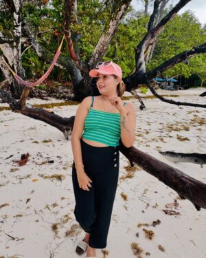 Indrani Das Instagram - 🇸🇨
#seychelles🇸🇨 #sunset #africa #eastafrica #honeymoon